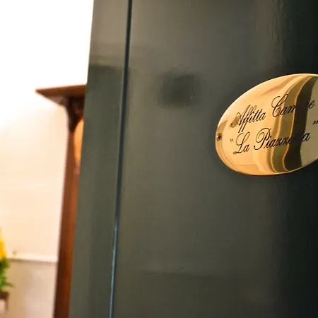 La Piazzetta Guest house 4*