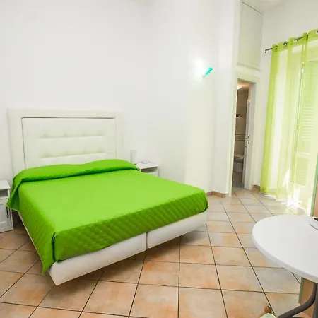 La Piazzetta 4*