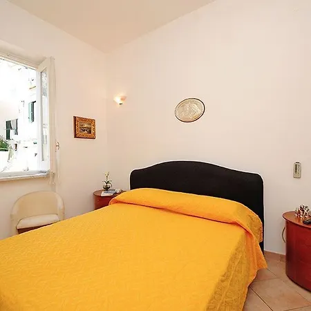 La Piazzetta Guest house 2*