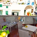 La Piazzetta Casa de hóspedes 4*