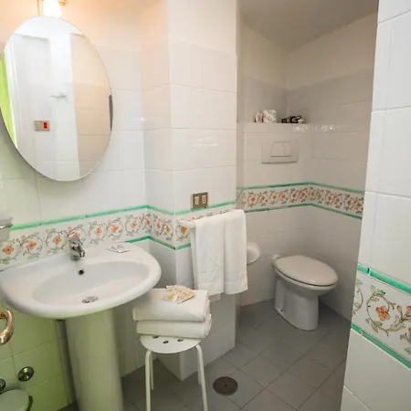 La Piazzetta 4*