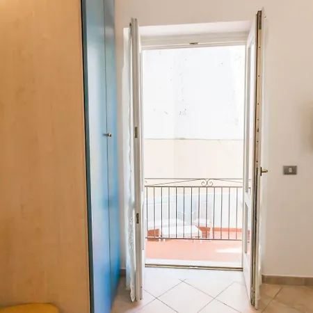 La Piazzetta 4*