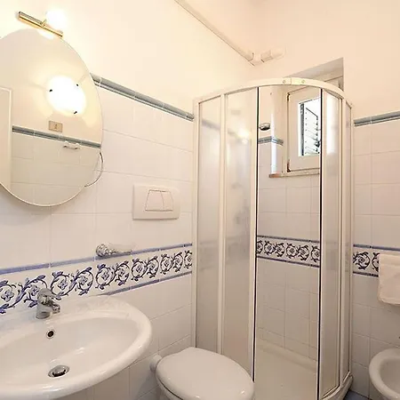 La Piazzetta 4*